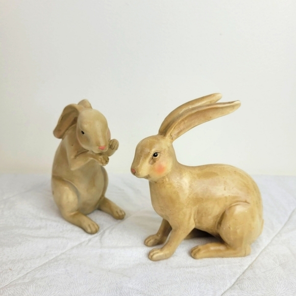 2 Charming Tan Resin Rabbit Figurines Antique Glaze Rustic Finish Easter Garden - Picture 1 of 12